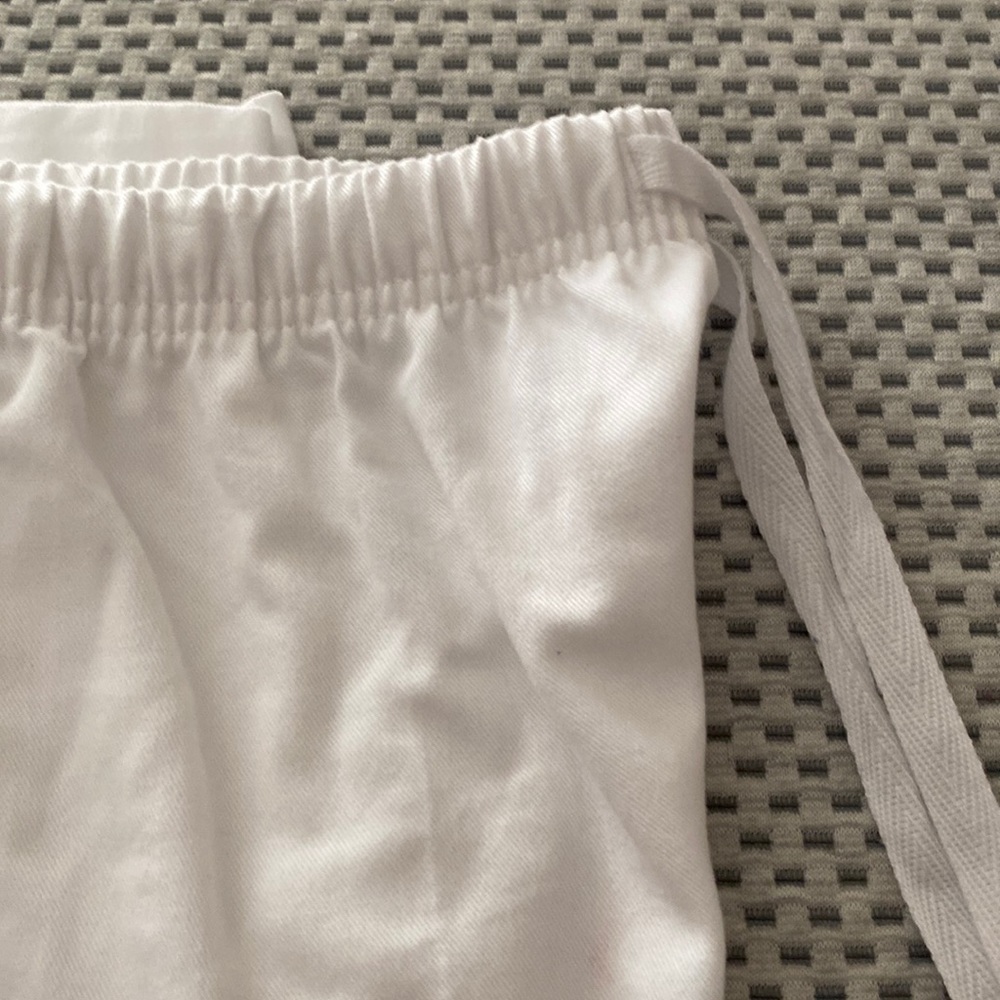 Size Large white capris (30.5” long from elastic tie waist.)